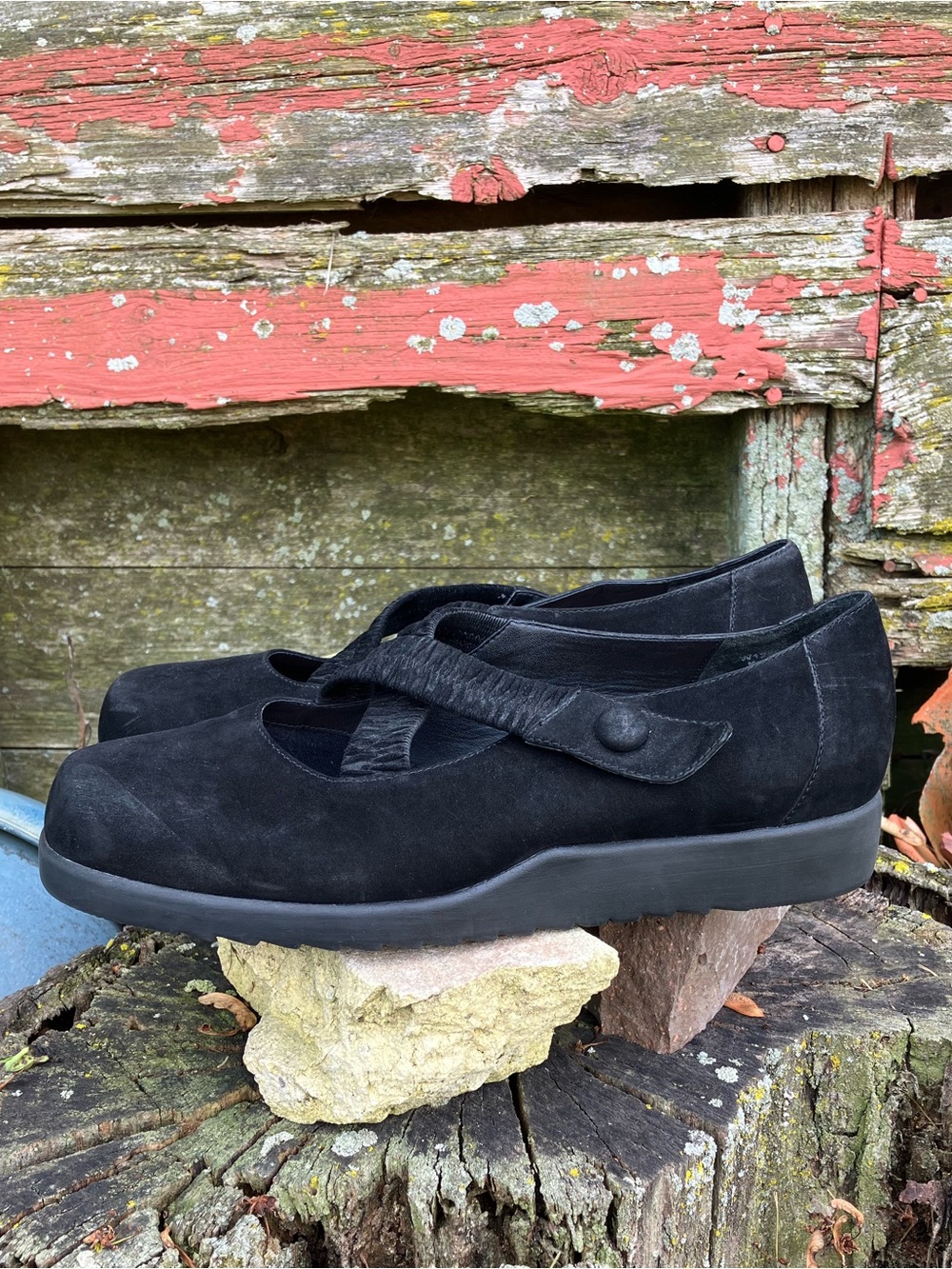 Vintage 1990s Rockport Black Suede Wedge Mary Jane Shoe 90's Whimsigoth 8.5